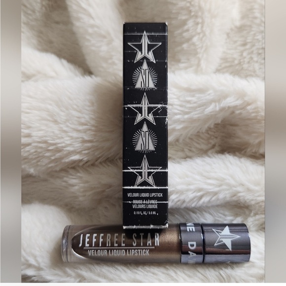 NIB Jeffree Star Lipstick in “Shane” Frosted Brown - Picture 5 of 5